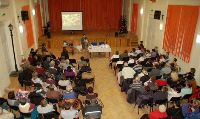 Paskó atya könyvbemutatója 2015. december 30. képek